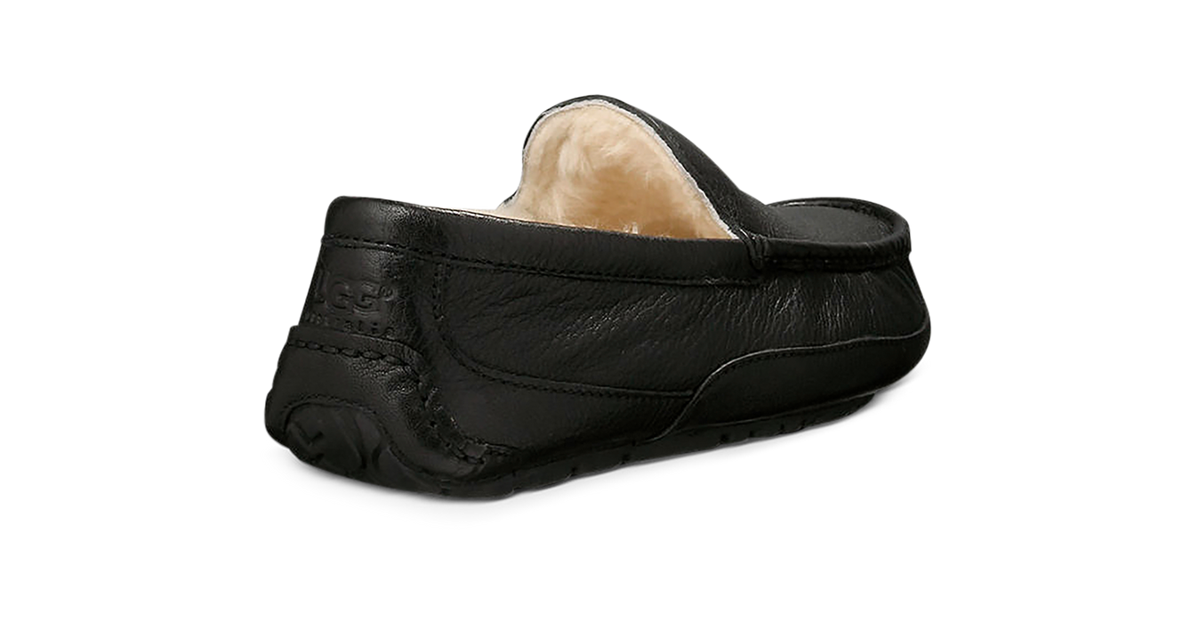 UGG  Men's Ascot Leather Slipper