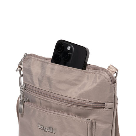 Baggallini Modern Pocket Crossbody