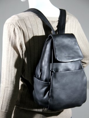 Derek Alexander Leather NAVAJO- Sling/Backpack Modern Tourist Guelph